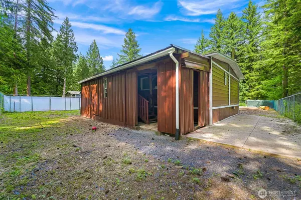 8283 Golden Valley BLVD, Maple Falls, WA 98266
