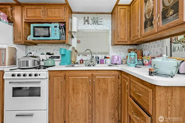 2026 Dogwood DR, Sumas, WA 98266