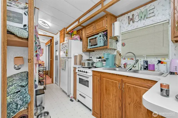 2026 Dogwood DR, Sumas, WA 98266