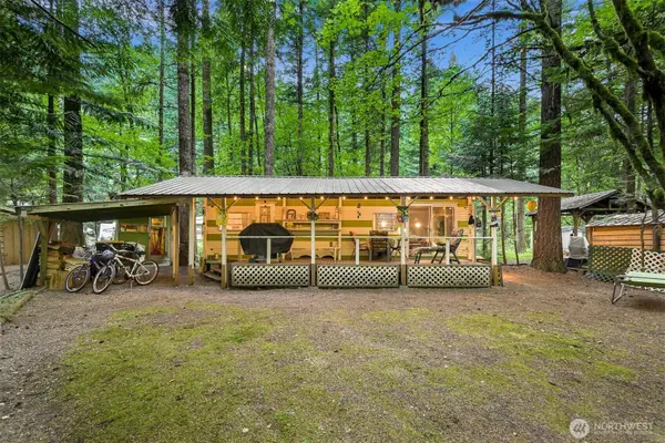 1107 Birch LN, Maple Falls, WA 98266