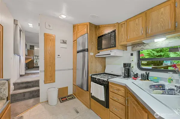 1056 Birch LN, Sumas, WA 98266