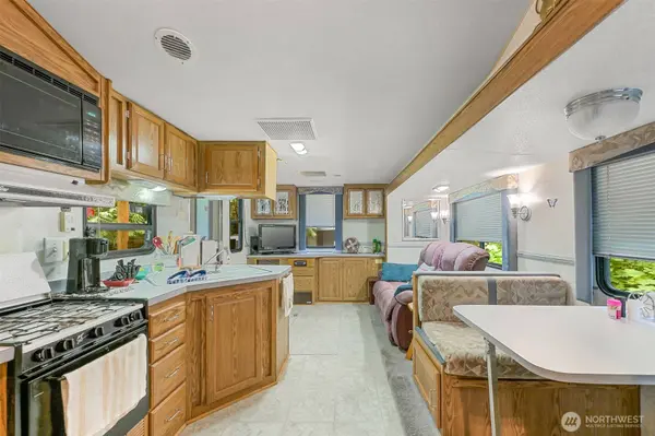 1056 Birch LN, Sumas, WA 98266