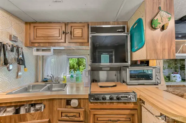 3013 Tower RD, Maple Falls, WA 98266