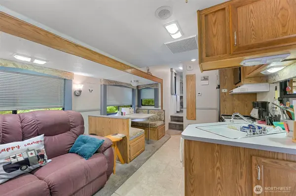 1056 Birch LN, Sumas, WA 98266