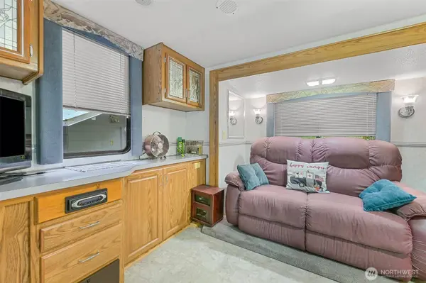 1056 Birch LN, Sumas, WA 98266