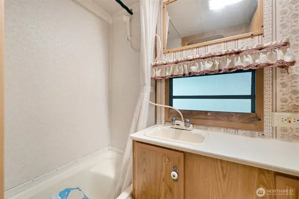 1111 Alder LN, Sumas, WA 98266