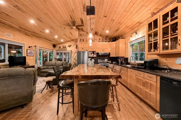 1124 Alder LN, Sumas, WA 98266