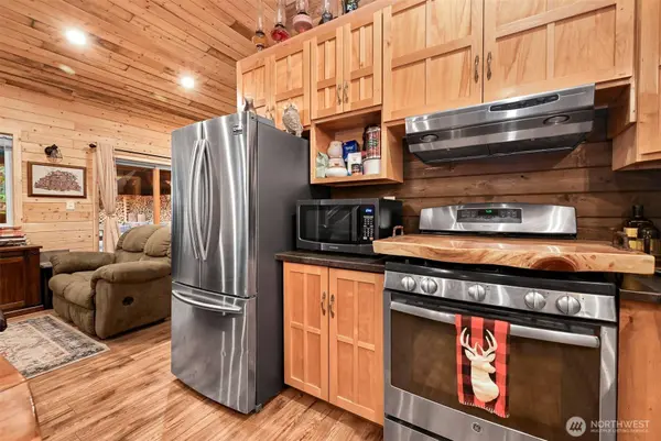 1124 Alder LN, Sumas, WA 98266