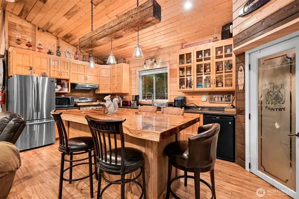 1124 Alder LN, Sumas, WA 98266