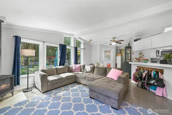 8118 Pony Express WAY, Maple Falls, WA 98266