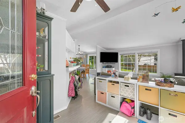 8118 Pony Express WAY, Maple Falls, WA 98266