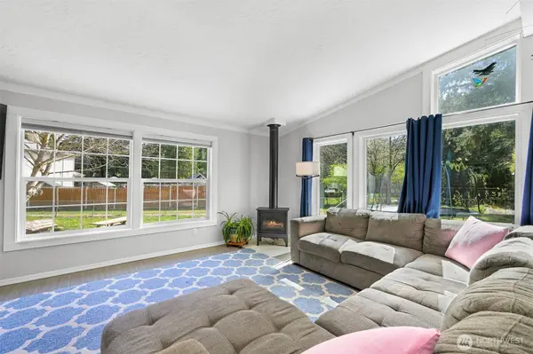 8118 Pony Express WAY, Maple Falls, WA 98266