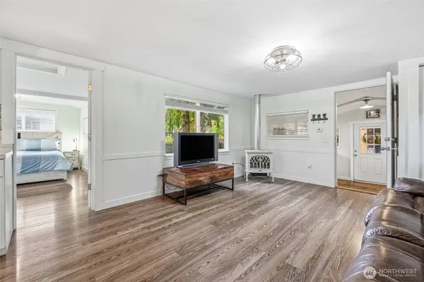 6124 Willow Pl, Maple Falls, WA 98266
