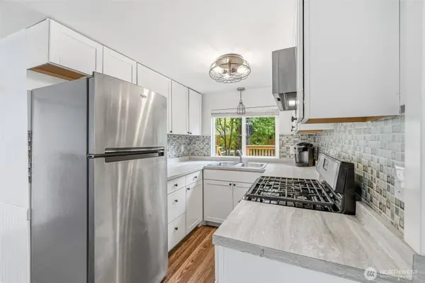 6124 Willow Pl, Maple Falls, WA 98266