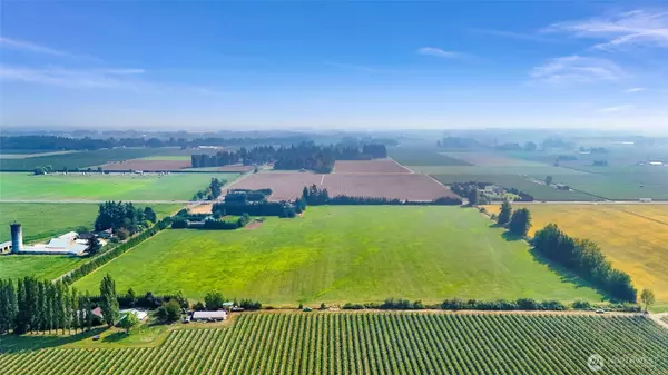 8951 Weidkamp RD, Lynden, WA 98264