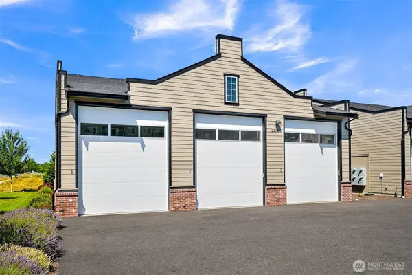 2203 Mercedes DR #3, Lynden, WA 98264