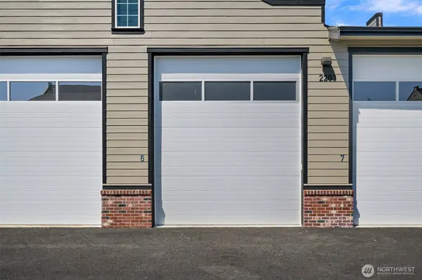 2203 Mercedes DR #6, Lynden, WA 98264
