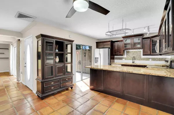 202 2nd CT, Palm Beach Gardens, FL 33410