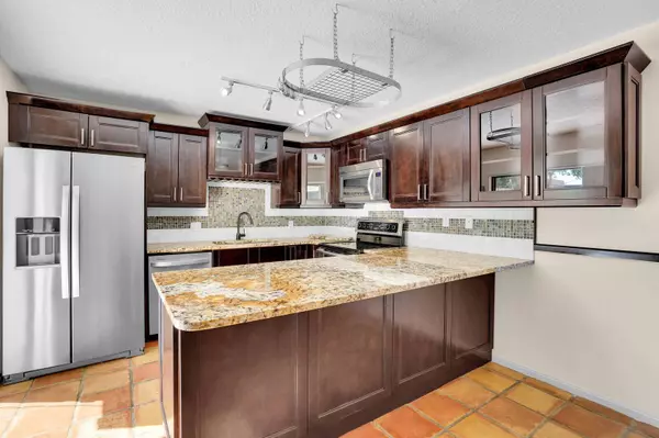 202 2nd CT, Palm Beach Gardens, FL 33410