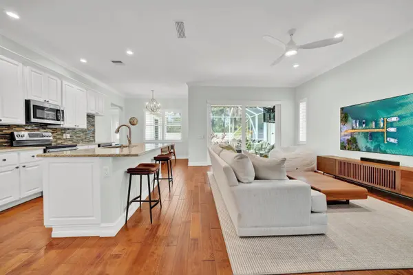 516 Sweet Bay CIR, Jupiter, FL 33458