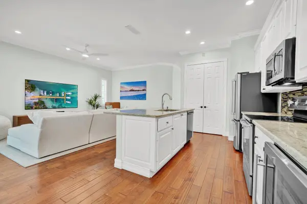 516 Sweet Bay CIR, Jupiter, FL 33458