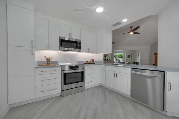 129 Stillwater CIR, Jupiter, FL 33458