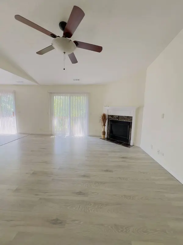 607 BUCKSKIN LN #607, Carpentersville, IL 60110