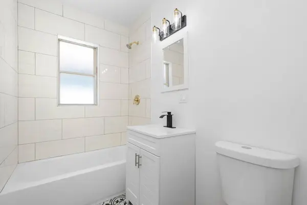 2519 N New England Avenue, Chicago, IL 60707