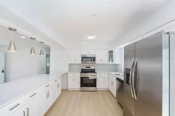 1601 PALOMA LN, Dunedin, FL 34698