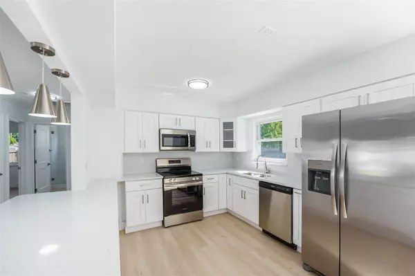 1601 PALOMA LN, Dunedin, FL 34698