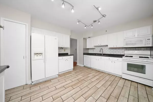 306 N Bissell Drive, Palatine, IL 60074