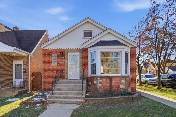 6659 W Foster Avenue, Chicago, IL 60656