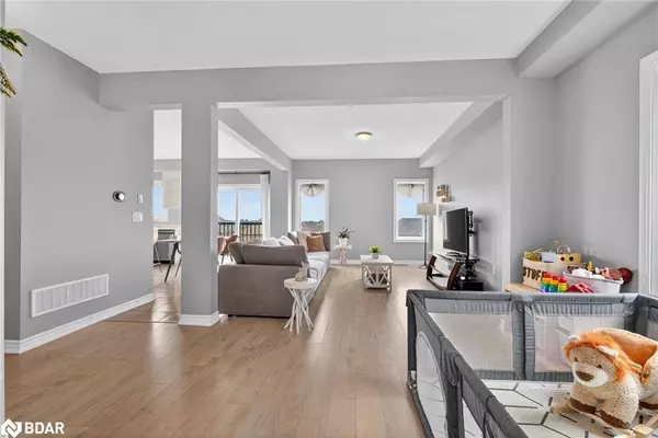 63 Atlantis Drive Drive, Orillia, ON L3V 8L4