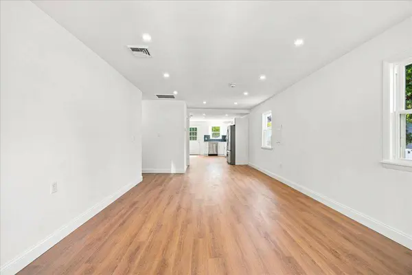 108 Iowa Avenue, Villas, NJ 08251