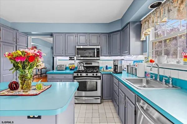7 Mahogany Ct, Galloway Township, NJ 08205