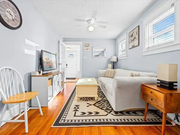 332 W Andrews Avenue, Wildwood, NJ 08260