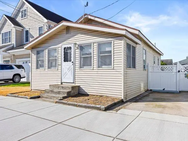 332 W Andrews Avenue, Wildwood, NJ 08260