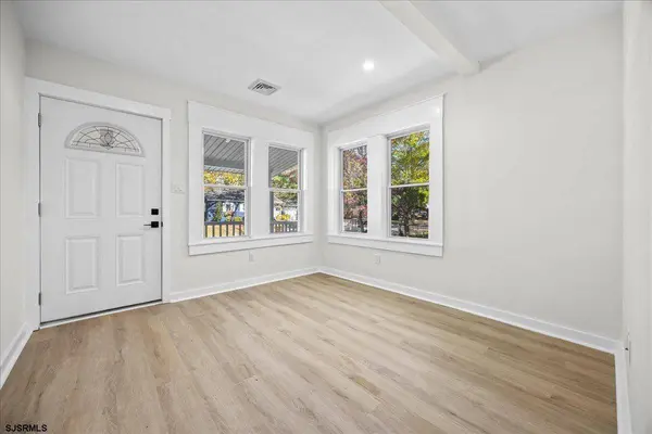 243 Pennsylvania Ave, Absecon, NJ 08201