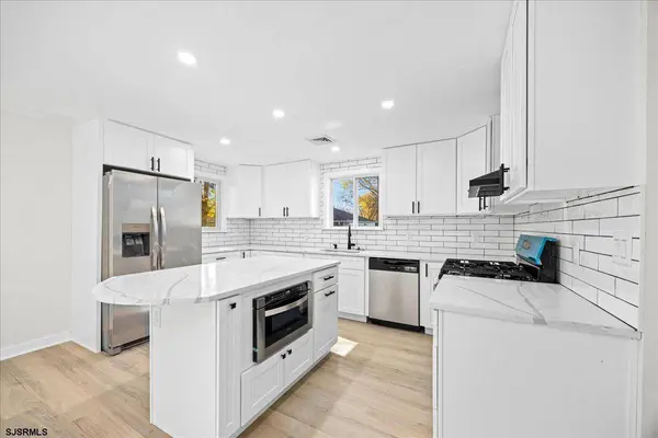 243 Pennsylvania Ave, Absecon, NJ 08201