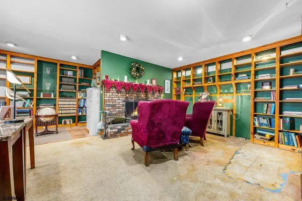 34 N Mount Airy Ave, Egg Harbor Township, NJ 08234
