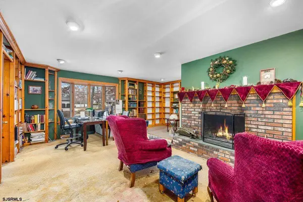 34 N Mount Airy Ave, Egg Harbor Township, NJ 08234