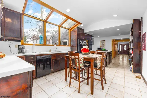 34 N Mount Airy Ave, Egg Harbor Township, NJ 08234