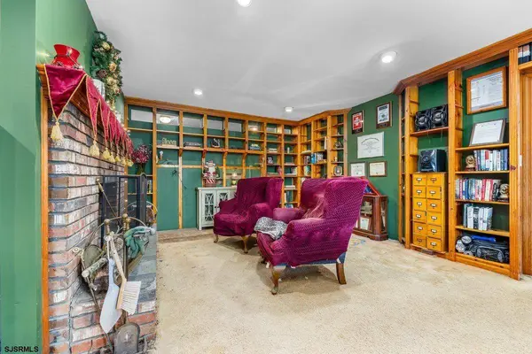 34 N Mount Airy Ave, Egg Harbor Township, NJ 08234