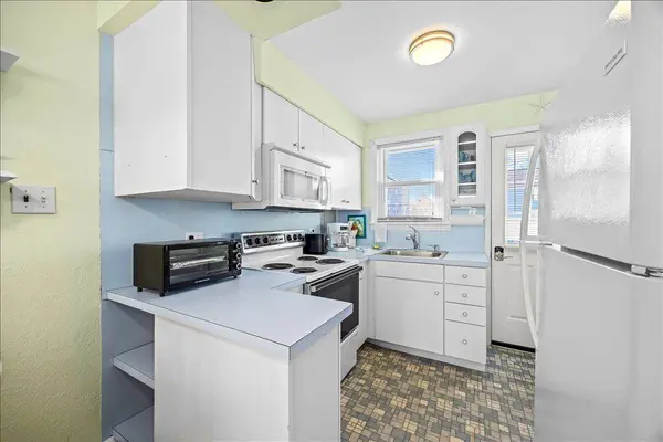 308 E Heather Avenue, Wildwood Crest, NJ 08260