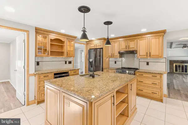 314 PLANTATION DR, Cinnaminson, NJ 08077