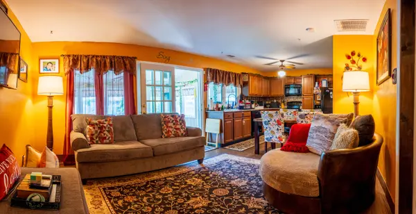19 Pritchard Ln, Sicklerville, NJ 08081-2013
