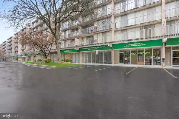 18 PLAYA DEL SOL, Cherry Hill, NJ 08002