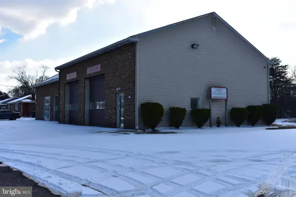 525 OAKLAND AVE, Berlin, NJ 08009