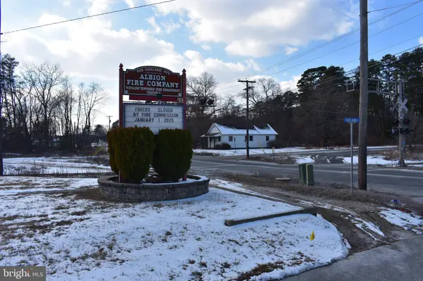 525 OAKLAND AVE, Berlin, NJ 08009