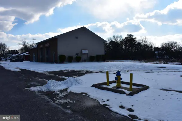 525 OAKLAND AVE, Berlin, NJ 08009